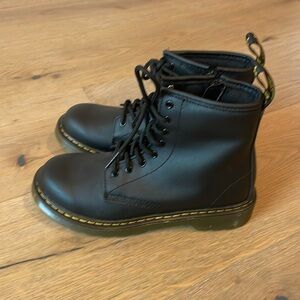 Kids Dr. Martens Junior Lace Up Fashion Boot